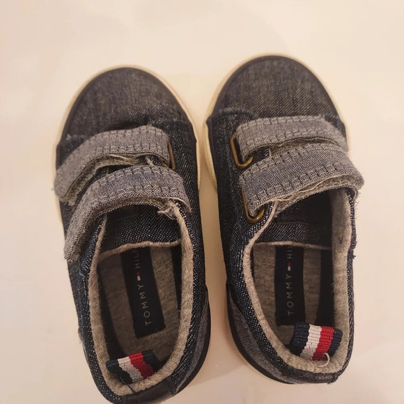 Tommy Hilfiger Baby Boy Navy Blue Slip On Sneakers in Size 5 - Picture 5 of 8